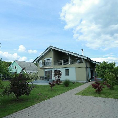 Отель Sentis Ужгород Экстерьер фото